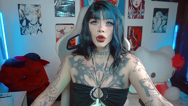 Snapshot of Deadly_Doll chatting on 07/12/26, 12:45 Deadly Doll online show from 07/12/26, 12:45