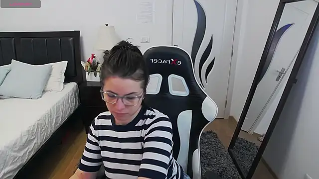 AmyPure  online show from 03/30/26, 06:25