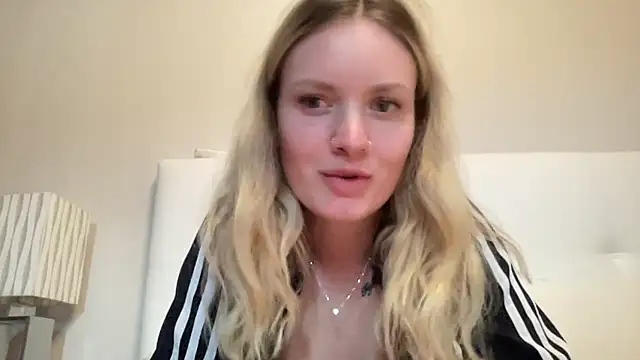 Snapshot of mariemelissah chatting on 02/16/25, 02:43 mariemelissah online show from 02/16/25, 02:43