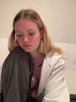 Snapshot of mariemelissah chatting on 03/09/25, 12:09 mariemelissah online show from 03/09/25, 12:09