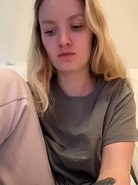 Snapshot of mariemelissah chatting on 03/15/25, 12:24 mariemelissah online show from 03/15/25, 12:24