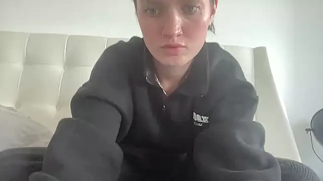 Snapshot of mariemelissah chatting on 12/20/25, 10:11 mariemelissah online show from 12/20/25, 10:11