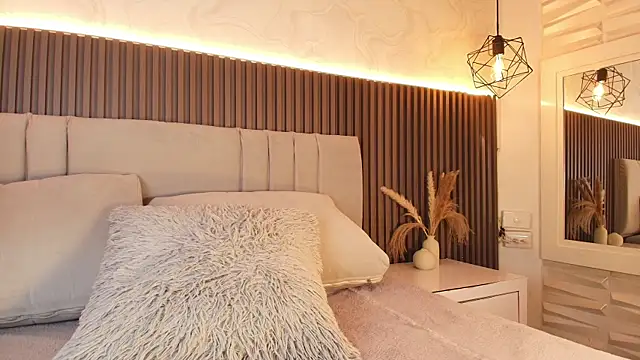 SHANONCLARK online show from 12/19/25, 09:00