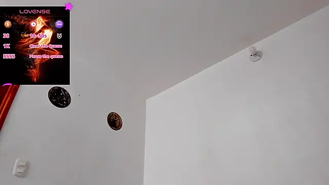 Snapshot of Aron_Baylor chatting on 11/16/25, 09:42 Aron Baylor online show from 11/16/25, 09:42