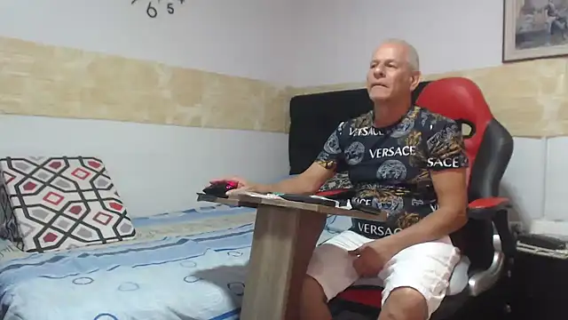 VALENTINO1983  online show from 09/13/25, 05:29