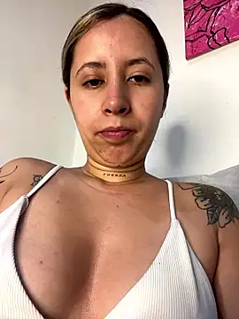 Snapshot of marthina_thompsson chatting on 01/09/26, 04:10 marthina thompsson online show from 01/09/26, 04:10