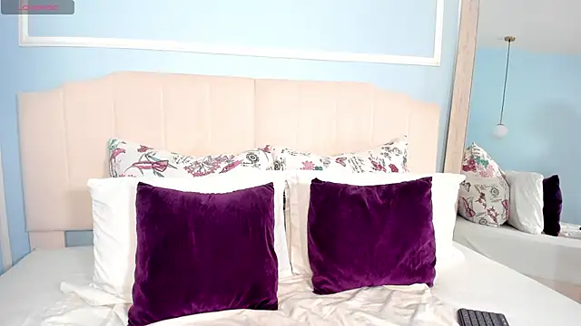 Snapshot of bhritany_brow chatting on 12/05/25, 10:35 bhritany brow online show from 12/05/25, 10:35