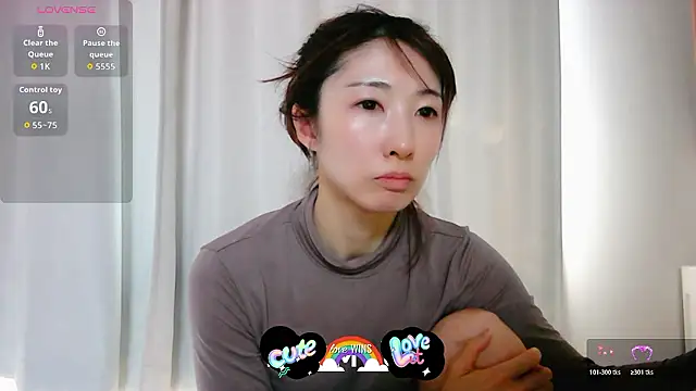 Snapshot of Love_me_Eri_ chatting on 05/16/26, 05:26 Love me Eri online show from 05/16/26, 05:26
