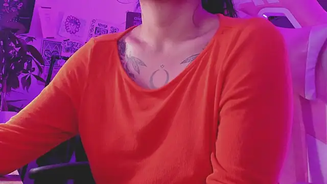 Snapshot of annie_walker6 chatting on 03/11/25, 03:26 annie walker6 online show from 03/11/25, 03:26