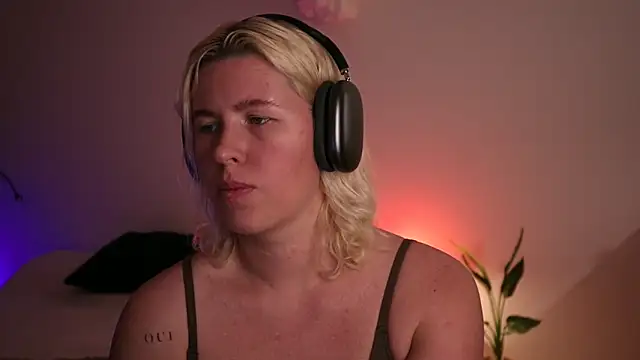 moonamii online show from 01/22/25, 06:52