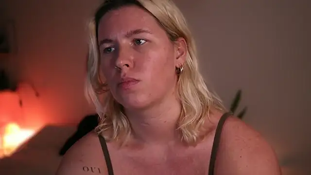 moonamii online show from 02/21/25, 10:48