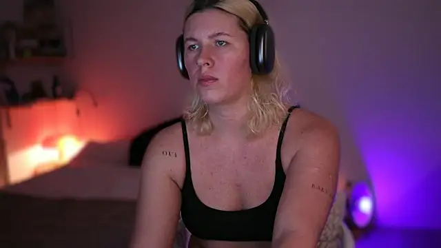 moonamii online show from 03/05/25, 06:56