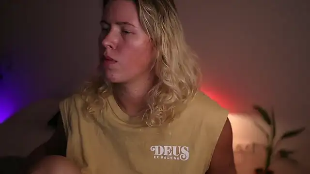 moonamii online show from 10/07/25, 07:33