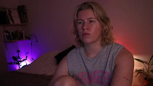 moonamii online show from 12/18/25, 06:25