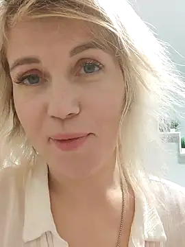 Snapshot of Linda_Gregory chatting on 12/24/24, 07:17 Linda Gregory online show from 12/24/24, 07:17