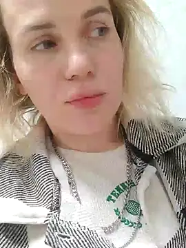 Snapshot of Linda_Gregory chatting on 01/22/25, 01:31 Linda Gregory online show from 01/22/25, 01:31