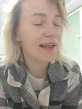 Snapshot of Linda_Gregory chatting on 01/31/25, 01:11 Linda Gregory online show from 01/31/25, 01:11