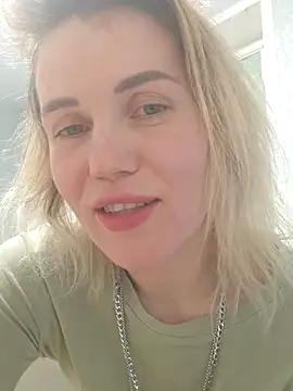 Snapshot of Linda_Gregory chatting on 02/21/25, 01:22 Linda Gregory online show from 02/21/25, 01:22