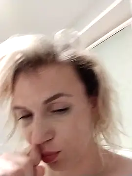 Snapshot of Linda_Gregory chatting on 09/29/25, 11:31 Linda Gregory online show from 09/29/25, 11:31