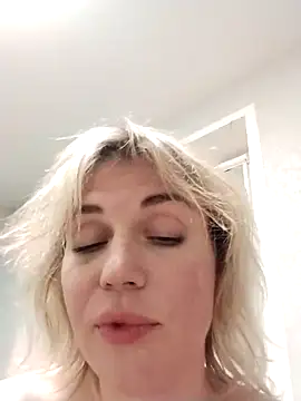 Snapshot of Linda_Gregory chatting on 10/04/25, 01:47 Linda Gregory online show from 10/04/25, 01:47