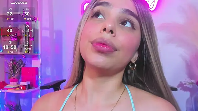 Snapshot of crisbell_lopez chatting on 12/17/25, 12:49 crisbell lopez online show from 12/17/25, 12:49