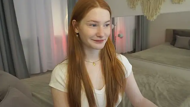 Snapshot of FiaMoor chatting on 12/01/25, 11:59 FiaMoor online show from 12/01/25, 11:59