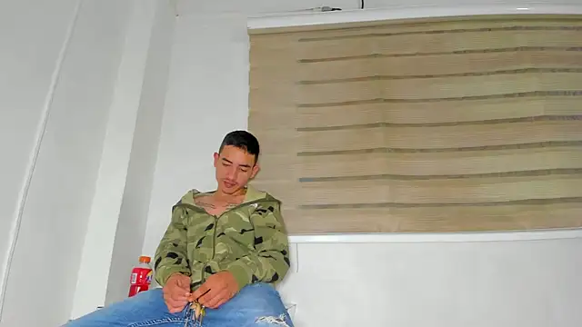 enjoy hotparty online show from 04/06/26, 01:23