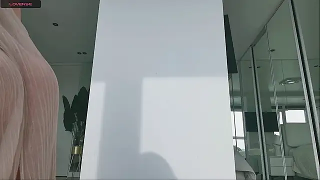 Snapshot of wowEva chatting on 03/16/25, 09:16 wowEva online show from 03/16/25, 09:16