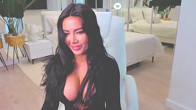 Snapshot of wowEva chatting on 11/07/25, 08:58 wowEva online show from 11/07/25, 08:58