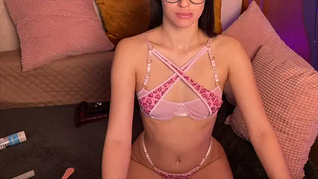 amanda strong online show from 05/11/26, 01:11