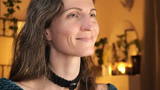 yulladao online show from 11/08/25, 06:18