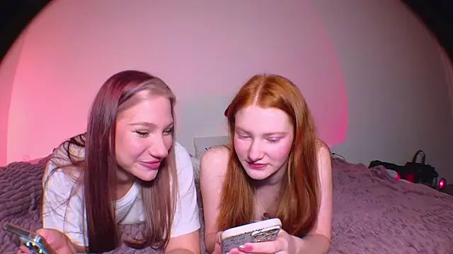 Snapshot of MiaKeler chatting on 12/14/24, 08:51 MiaKeler online show from 12/14/24, 08:51