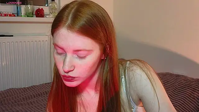 Snapshot of MiaKeler chatting on 01/31/25, 10:31 MiaKeler online show from 01/31/25, 10:31