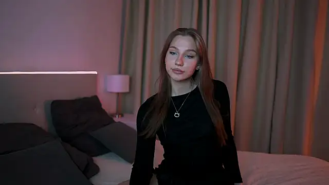 Snapshot of MiaKeler chatting on 02/26/25, 09:48 MiaKeler online show from 02/26/25, 09:48