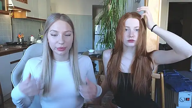 Snapshot of MiaKeler chatting on 03/07/25, 02:34 MiaKeler online show from 03/07/25, 02:34