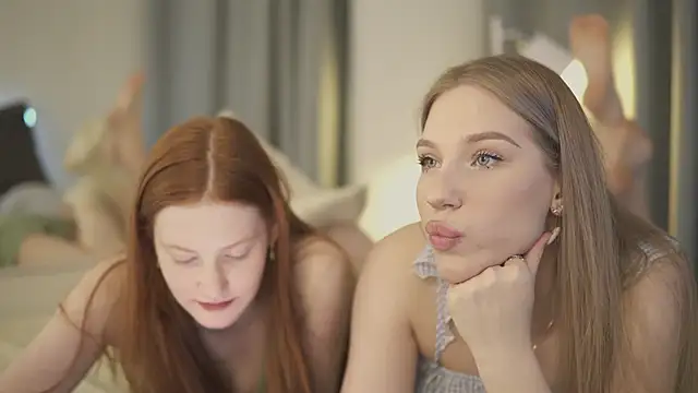 Snapshot of MiaKeler chatting on 03/18/25, 05:21 MiaKeler online show from 03/18/25, 05:21