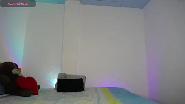 Snapshot of monkeywillwhite chatting on 12/04/24, 10:19 monkeywillwhite online show from 12/04/24, 10:19