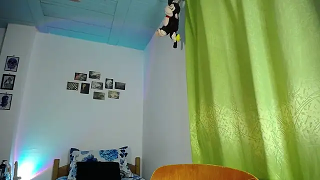 Snapshot of monkeywillwhite chatting on 11/16/25, 05:13 monkeywillwhite online show from 11/16/25, 05:13