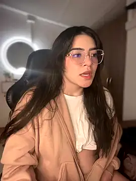 Snapshot of Lia_flowers chatting on 10/28/25, 12:36 Lia flowers online show from 10/28/25, 12:36