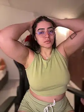 Snapshot of Lia_flowers chatting on 11/21/25, 12:32 Lia flowers online show from 11/21/25, 12:32