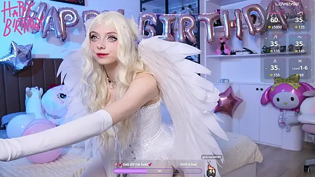 HolliWould  online show from 04/10/26, 12:54