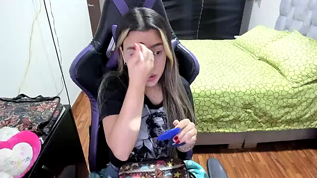 LuisaReyes 2911 online show from 10/25/25, 01:46