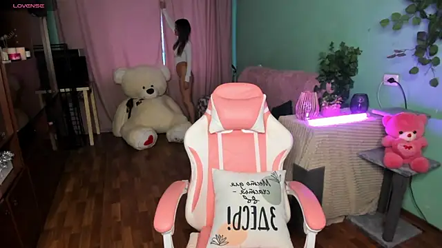 Queen baby online show from 10/21/25, 01:39