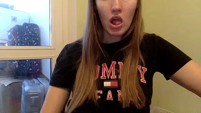 Snapshot of vanessa4you chatting on 01/28/25, 05:32 vanessa4you online show from 01/28/25, 05:32
