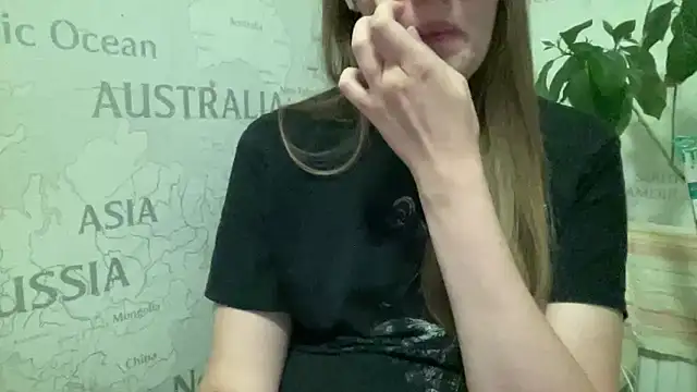 Snapshot of vanessa4you chatting on 11/06/25, 04:19 vanessa4you online show from 11/06/25, 04:19