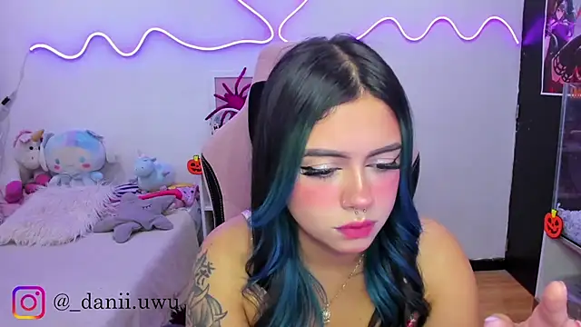 CuteDani  online show from 10/11/25, 09:52