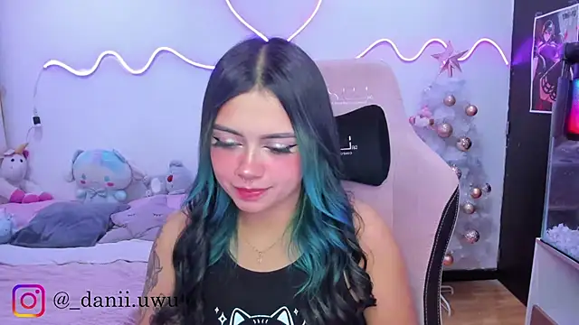 CuteDani  online show from 11/29/25, 09:23