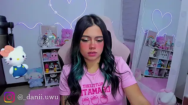 CuteDani  online show from 05/06/26, 08:41