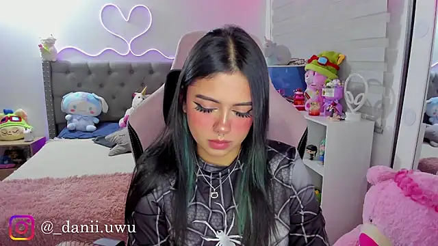 CuteDani  online show from 08/06/26, 04:36