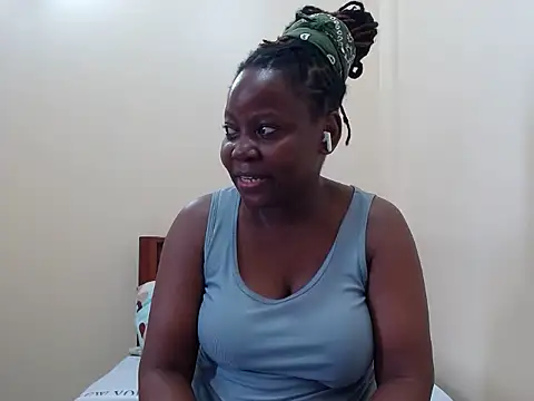 Snapshot of traper_1 chatting on 11/10/25, 06:56 traper 1 online show from 11/10/25, 06:56